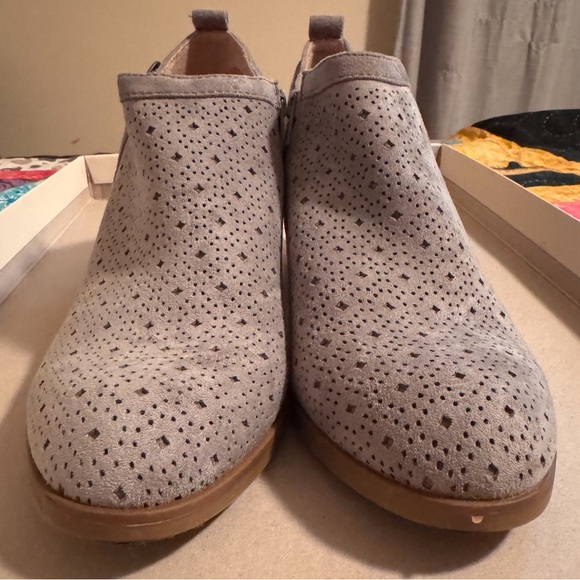 Sonoma heeled grey suede booties size 9 - Picture 4 of 6